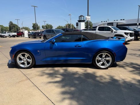 Used 2018 Chevrolet Camaro LT RWD image 9