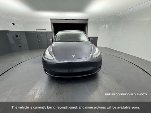 Used 2023 Tesla Model Y Long Range image 9