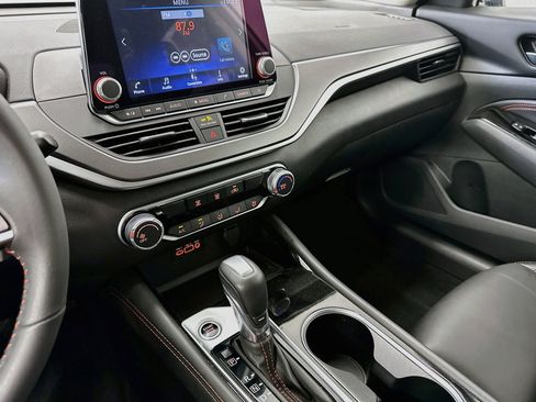 Used 2023 Nissan Altima 2.5 SR FWD image 25