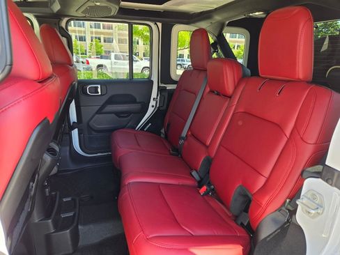 New 2024 Jeep Wrangler Unlimited Rubicon 392 image 28