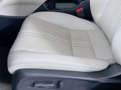 Certified 2024 Honda HR-V EX-L image 18