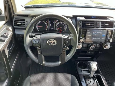 Used 2022 Toyota 4Runner TRD Off-Road AWD/4WD image 12