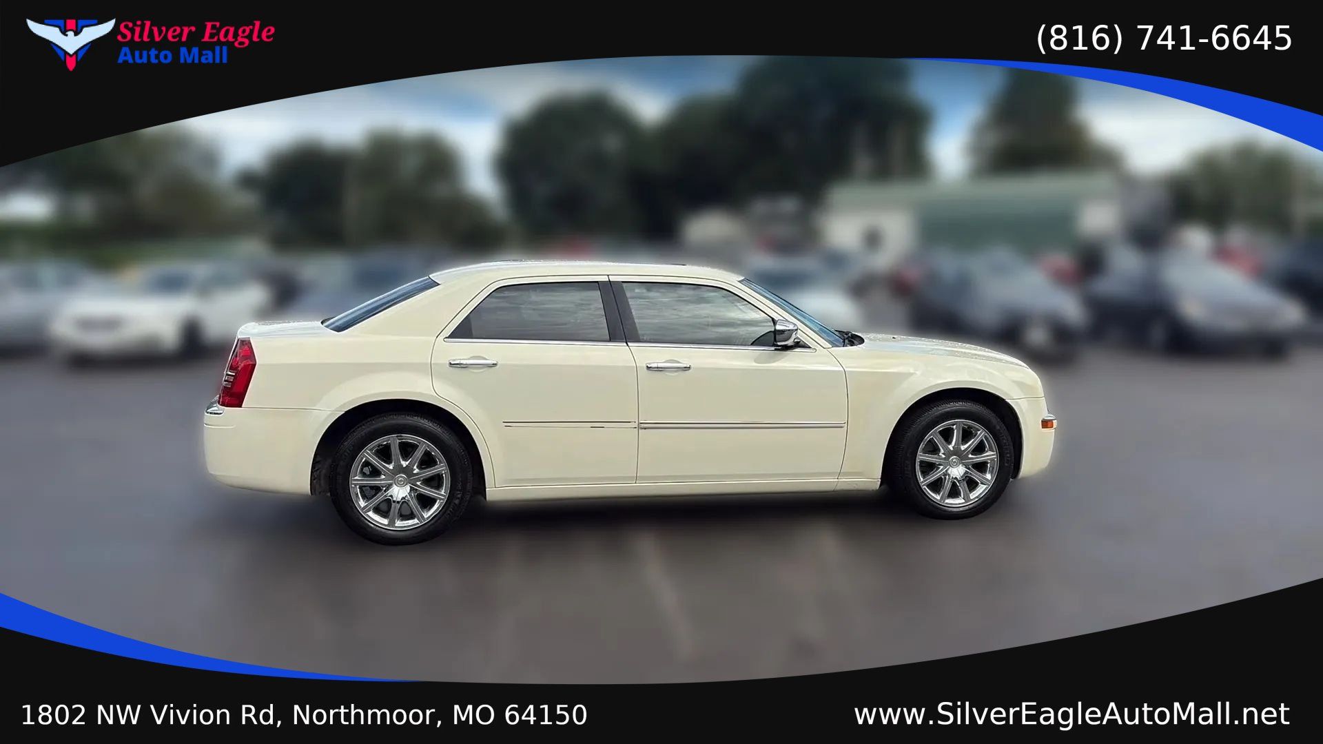 Used 2010 Chrysler 300 Limited RWD image 6