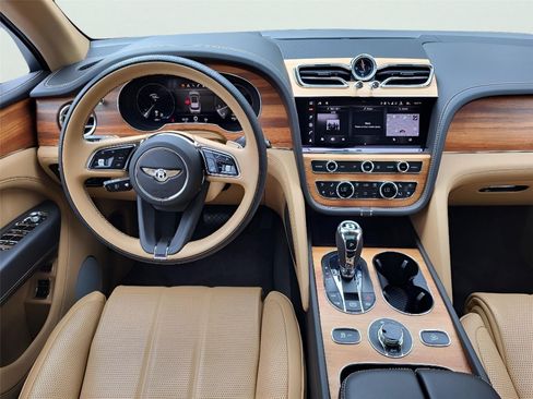 Used 2023 Bentley Bentayga Extended Wheelbase AWD/4WD image 30