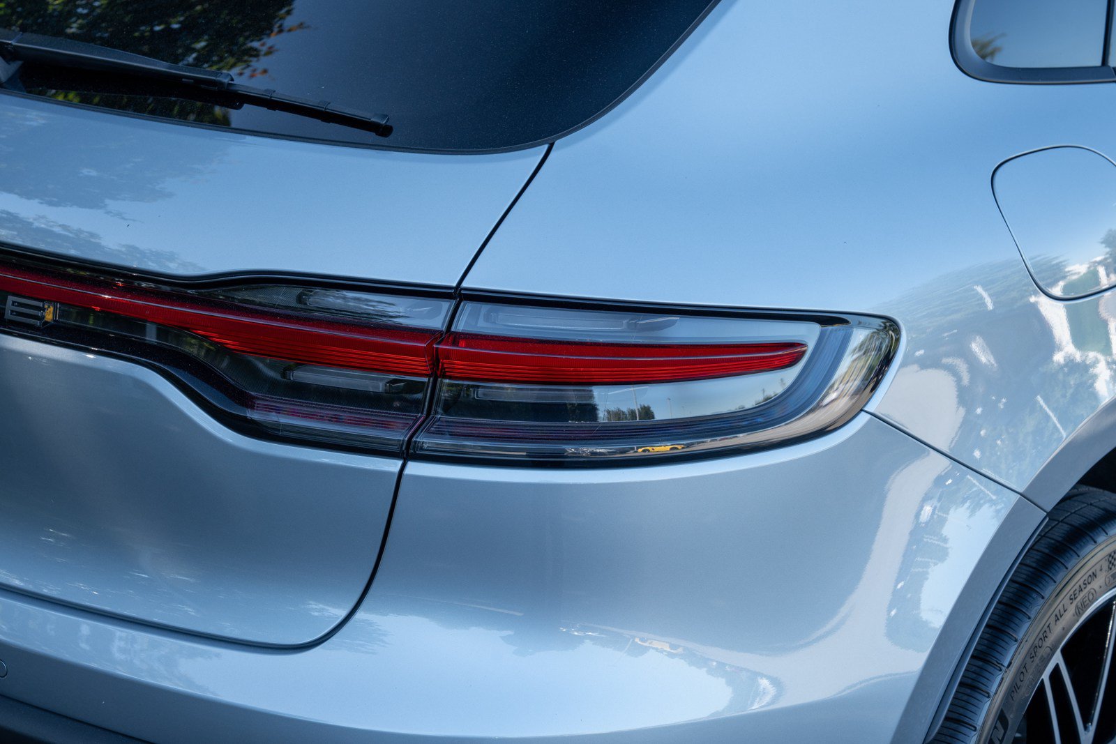 Certified 2026 Porsche Macan AWD/4WD image 14