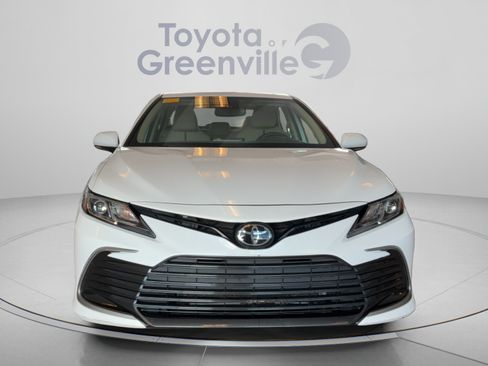 Used 2024 Toyota Camry LE w/ Convenience Package FWD image 9