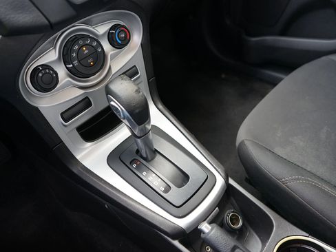 Used 2017 Ford Fiesta SE image 31