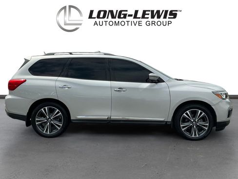 Used 2018 Nissan Pathfinder Platinum FWD image 8