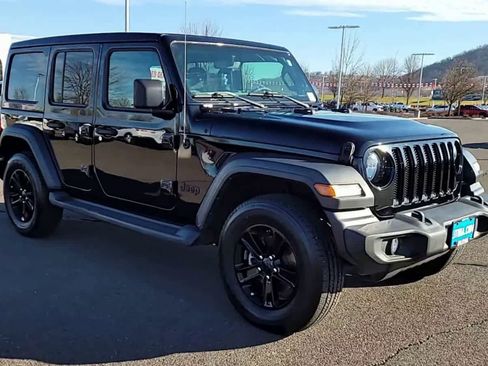 Used 2023 Jeep Wrangler Unlimited Sport image 2