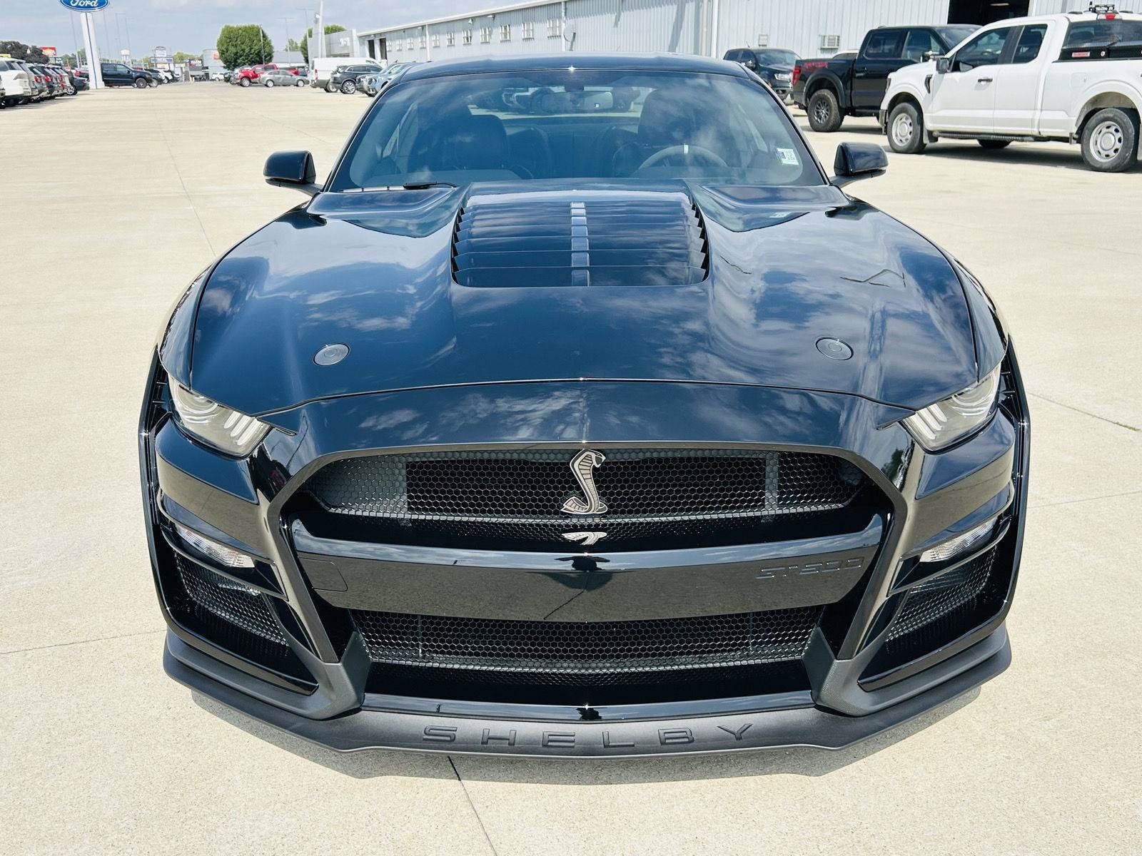 Used 2022 Ford Mustang Shelby GT500 w/ Technology Package RWD image 28