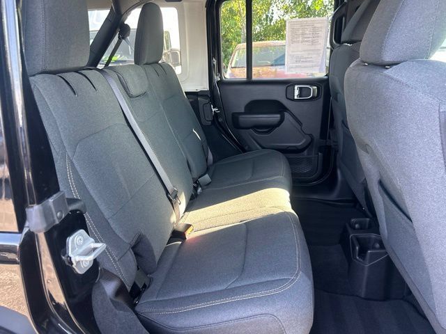 Used 2025 Jeep Wrangler Unlimited Sport AWD/4WD image 21