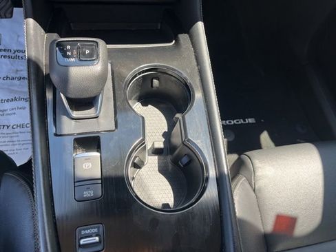 Used 2023 Nissan Rogue SL w/ SL Premium Package FWD image 18