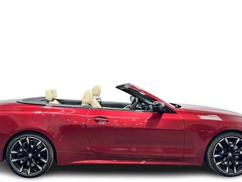 Used 2025 BMW M440i Convertible image 10