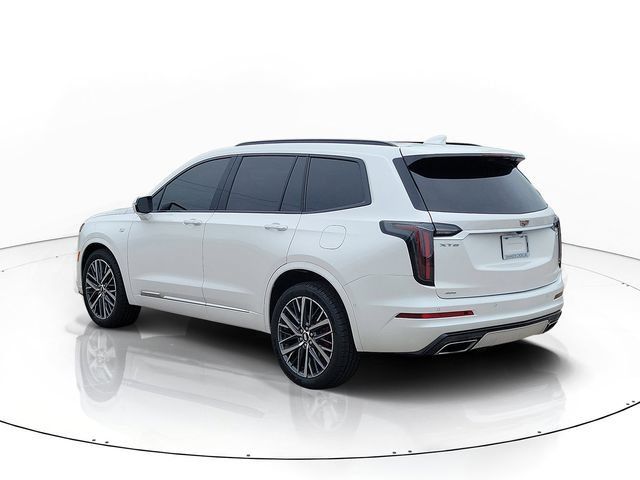 Used 2025 Cadillac XT6 Sport w/ Technology Package AWD/4WD image 4