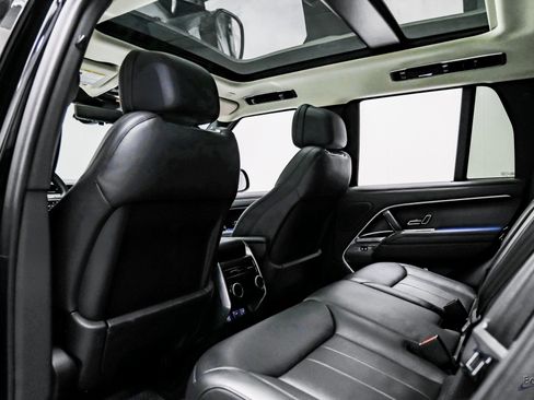 Used 2024 Land Rover Range Rover SE image 71