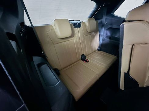 Used 2023 Volkswagen Tiguan SE R-Line image 34