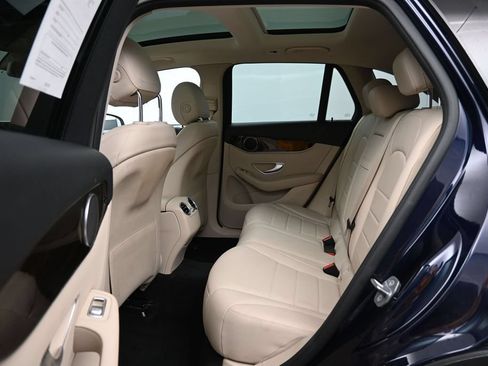 Used 2019 Mercedes-Benz GLC 300 4MATIC image 26