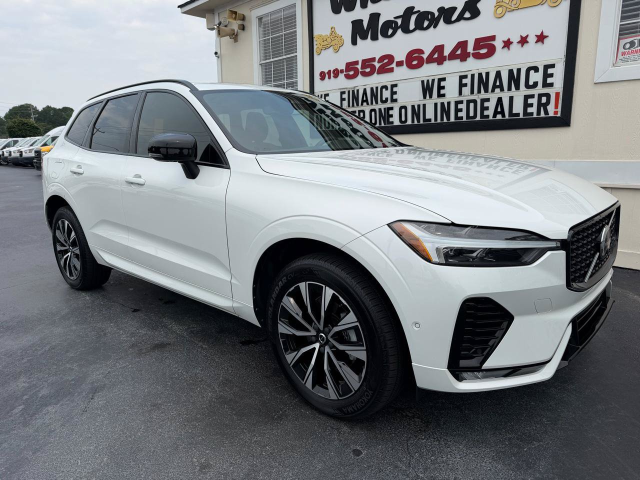 Used 2023 Volvo XC60 B5 Plus AWD/4WD image 2