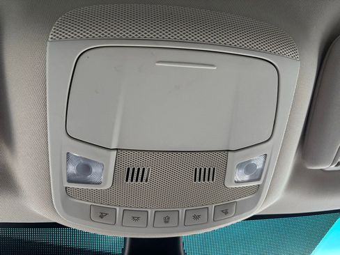 Used 2021 Ford Edge SEL image 17