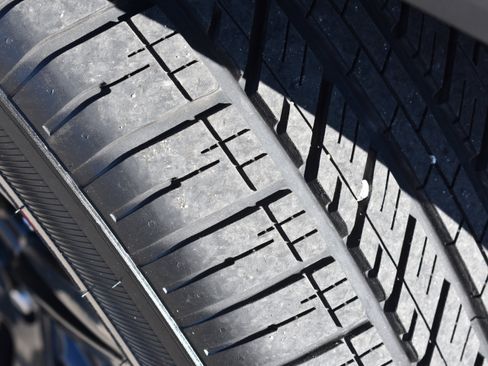 Used 2024 Toyota Highlander Limited image 11