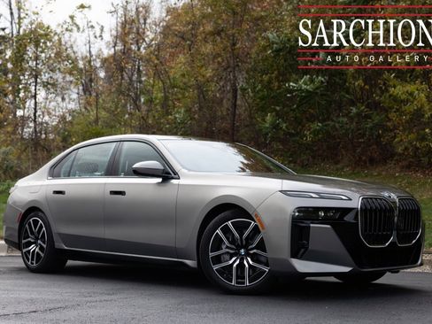 Used 2024 BMW 760i xDrive w/ Premium Package 2 image 20