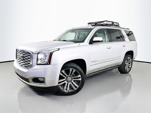 Used 2018 GMC Yukon Denali w/ Denali Ultimate Package image 3