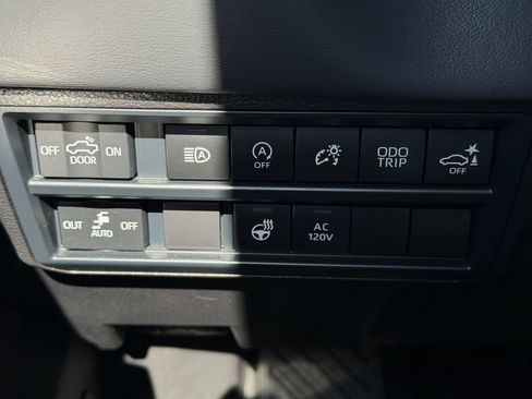 Used 2025 Toyota Tundra Platinum AWD/4WD image 23