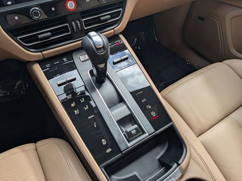 Used 2025 Porsche Macan S image 25