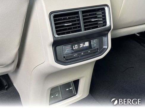 New 2026 Volkswagen Atlas SE image 16