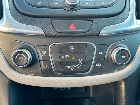 Used 2021 Chevrolet Equinox LS w/ LPO, Blackout Package FWD image 15