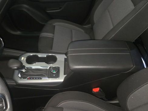 Used 2023 Chevrolet Blazer LT FWD image 20