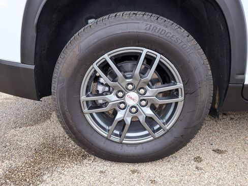 New 2026 GMC Acadia Elevation w/ LPO, Floor Liner Package AWD/4WD image 37