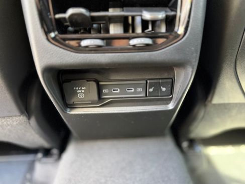New 2026 Jeep Grand Cherokee Limited w/ Limited Altitude Package AWD/4WD image 30