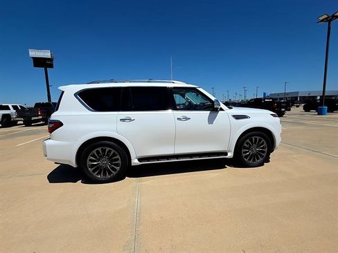 Used 2023 Nissan Armada Platinum w/ Captain's Chairs Package RWD image 5