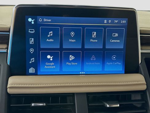 Used 2023 Chevrolet Suburban Premier w/ Advanced Technology Package AWD/4WD image 16