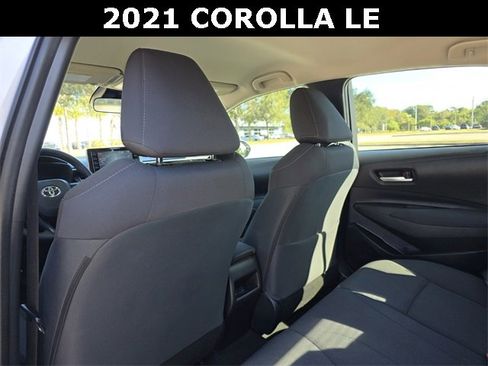 Used 2021 Toyota Corolla LE image 18