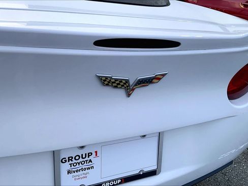 Used 2006 Chevrolet Corvette Coupe w/ Preferred Equipment Group RWD image 22