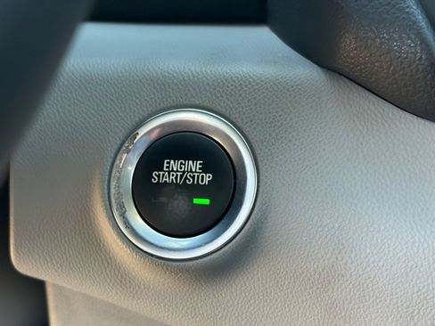 Used 2023 GMC Terrain SLT w/ LPO, Floor Liner Package AWD/4WD image 21