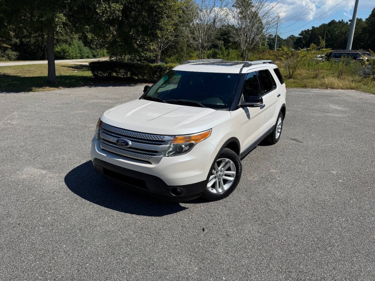 Used 2014 Ford Explorer XLT w/ Equipment Group 202A AWD/4WD image 31