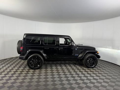 Certified 2025 Jeep Wrangler Unlimited Sahara AWD/4WD image 6