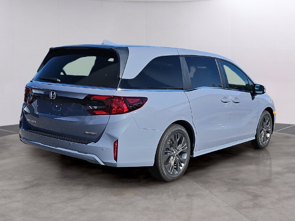 New 2027 Honda Odyssey Touring image 3