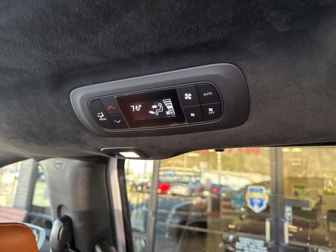 Used 2024 Chrysler Pacifica Pinnacle w/ Trailer Tow Group image 34