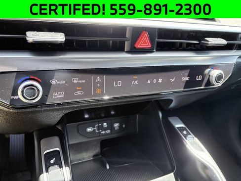 Certified 2025 Kia Sorento EX w/ Panoramic Sunroof Package FWD image 19