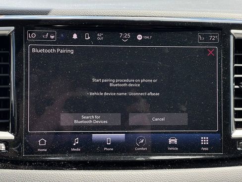 Used 2023 Chrysler Pacifica Touring-L FWD image 14