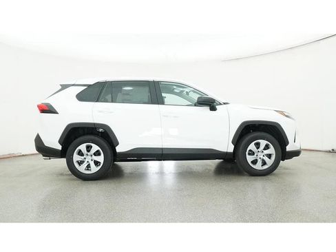 Used 2025 Toyota RAV4 LE FWD image 32