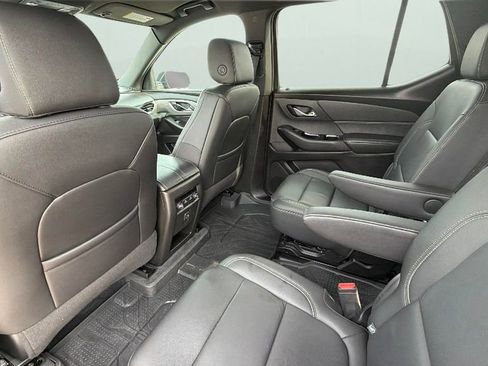 Used 2023 Chevrolet Traverse LT w/ LPO, Floor Liner Package AWD/4WD image 28