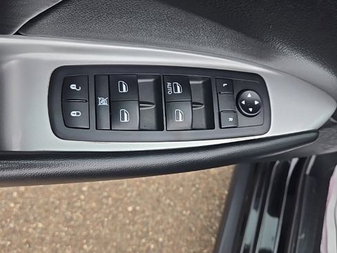 Used 2019 Dodge Journey SE w/ Premium Group image 11