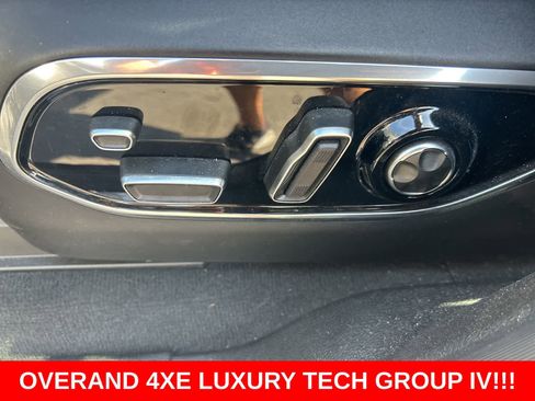 Used 2022 Jeep Grand Cherokee Overland w/ Luxury Tech Group IV image 34