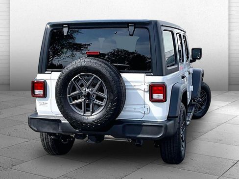 Used 2024 Jeep Wrangler Unlimited Sport AWD/4WD image 11