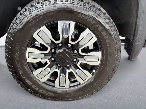 Used 2026 GMC Sierra 2500 Denali w/ Denali Reserve Package AWD/4WD image 9